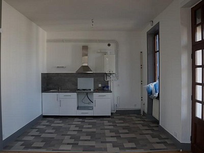 APPARTEMENT T2 A LOUER - FEURS - 54.5 m2 - 470 € charges comprises par mois