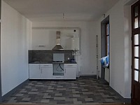 APPARTEMENT T2 A LOUER - FEURS - 54.5 m2 - 470 € charges comprises par mois