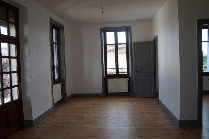 APPARTEMENT T2 A LOUER - FEURS - 54.5 m2 - 470 &euro; charges comprises par mois