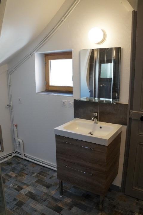 APPARTEMENT T2 A LOUER - FEURS - 54.5 m2 - 470 &euro; charges comprises par mois