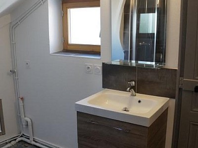 APPARTEMENT T2 A LOUER - FEURS - 54.5 m2 - 470 € charges comprises par mois