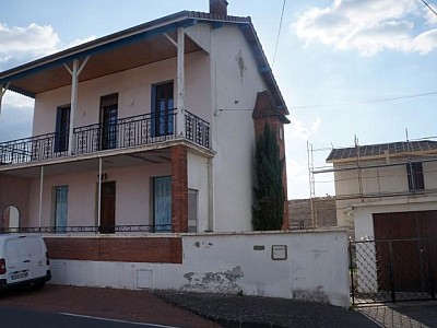 APPARTEMENT T2 A LOUER - FEURS - 54.5 m2 - 470 € charges comprises par mois