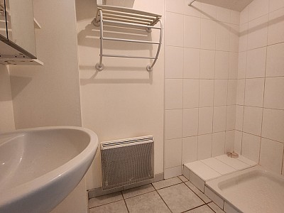 APPARTEMENT T2 A LOUER - GREZIEU LE MARCHE - 48.66 m2 - 395 &euro; charges comprises par mois