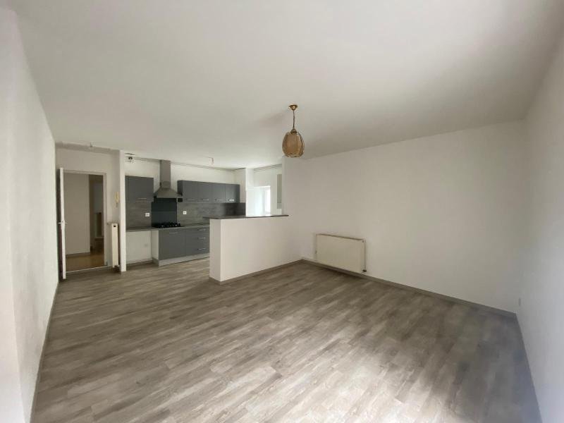 APPARTEMENT T2 A LOUER - MONTBRISON - 58.7 m2 - 490 &euro; charges comprises par mois