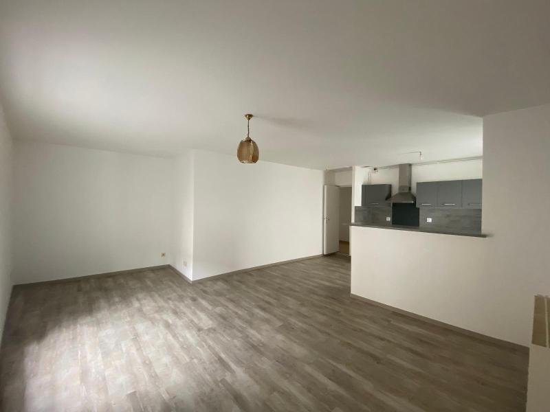 APPARTEMENT T2 A LOUER - MONTBRISON - 58.7 m2 - 490 &euro; charges comprises par mois