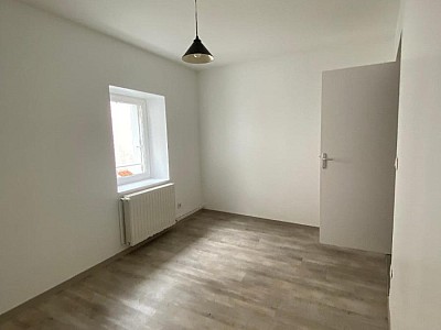 APPARTEMENT T2 A LOUER - MONTBRISON - 58.7 m2 - 490 € charges comprises par mois