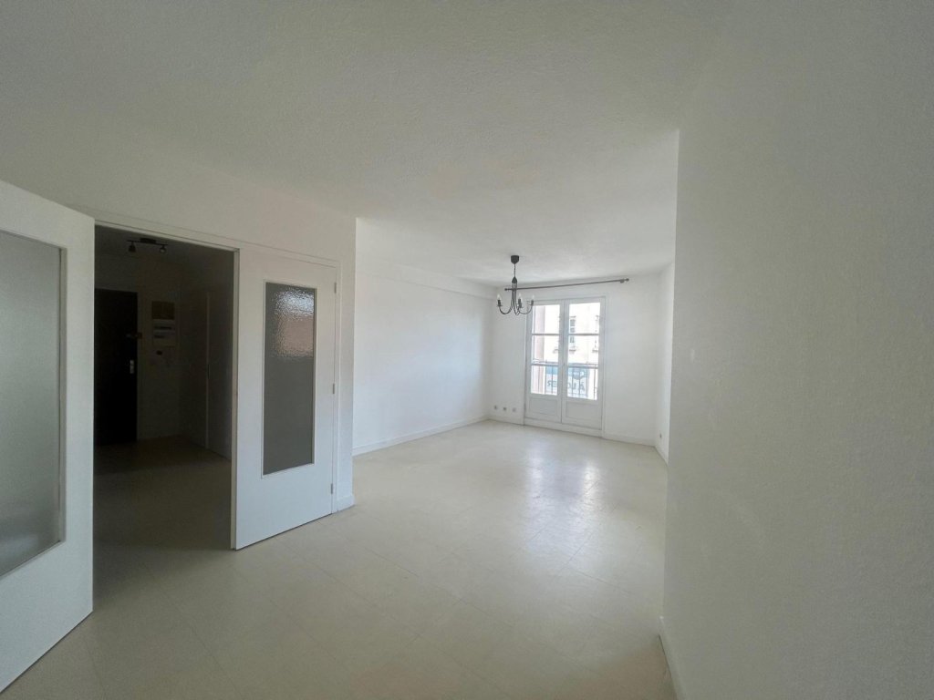 APPARTEMENT T2 A LOUER - MONTBRISON - 64.3 m2 - 495 &euro; charges comprises par mois