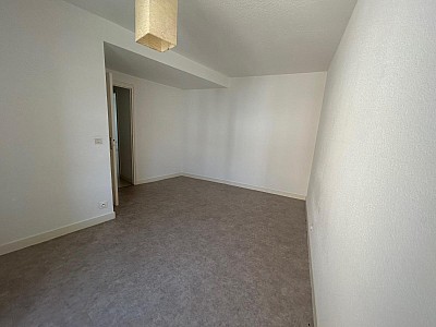 APPARTEMENT T2 A LOUER - MONTBRISON - 64.3 m2 - 495 € charges comprises par mois
