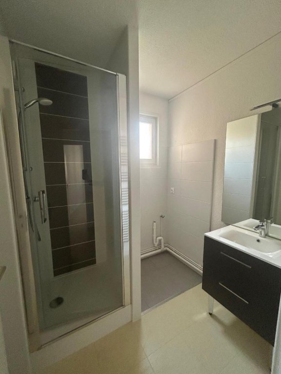 APPARTEMENT T2 A LOUER - MONTBRISON - 64.3 m2 - 495 &euro; charges comprises par mois