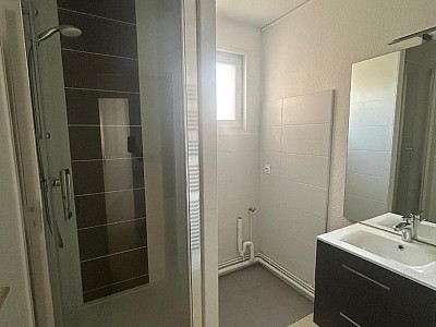 APPARTEMENT T2 A LOUER - MONTBRISON - 64.3 m2 - 495 € charges comprises par mois