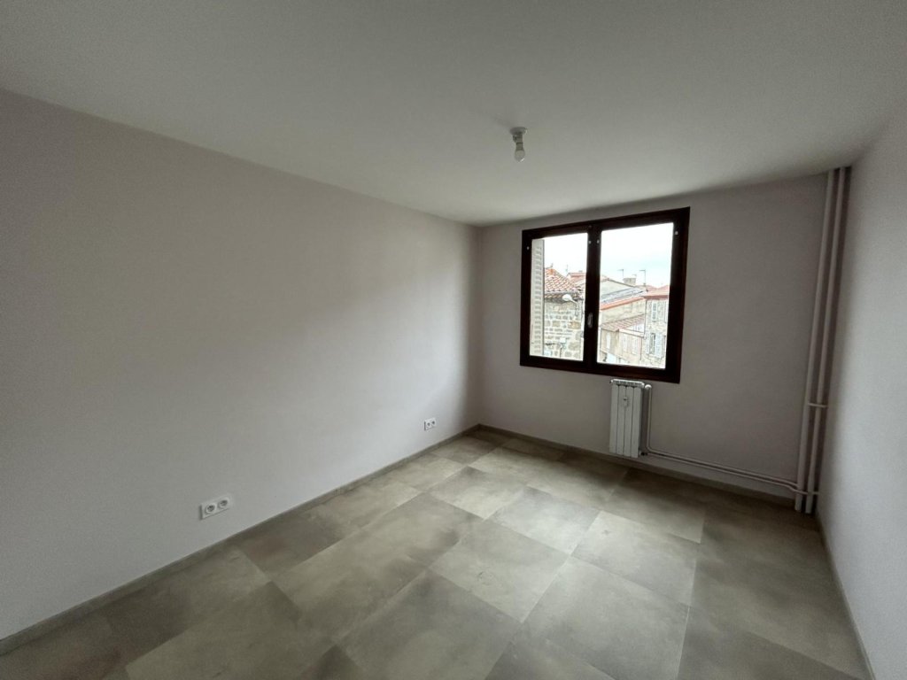 APPARTEMENT T2 A LOUER - MONTBRISON - 51 m2 - 590 &euro; charges comprises par mois