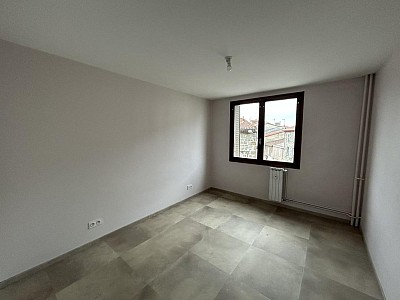 APPARTEMENT T2 A LOUER - MONTBRISON - 51 m2 - 590 € charges comprises par mois