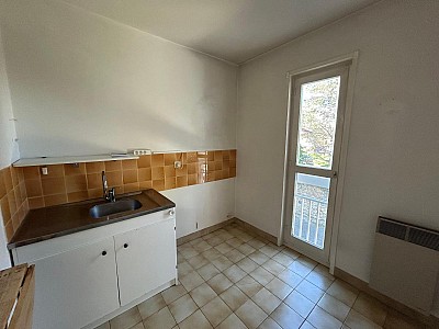 APPARTEMENT T2 A LOUER - MONTBRISON - 47.6 m2 - 520 € charges comprises par mois