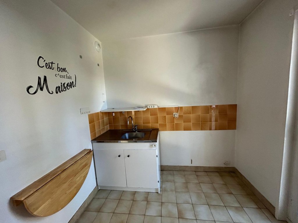 APPARTEMENT T2 A LOUER - MONTBRISON - 47.6 m2 - 520 &euro; charges comprises par mois