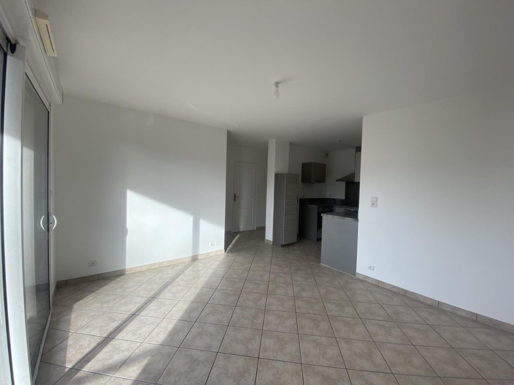 APPARTEMENT T2 A LOUER - MONTBRISON - 41.37 m2 - 615 &euro; charges comprises par mois