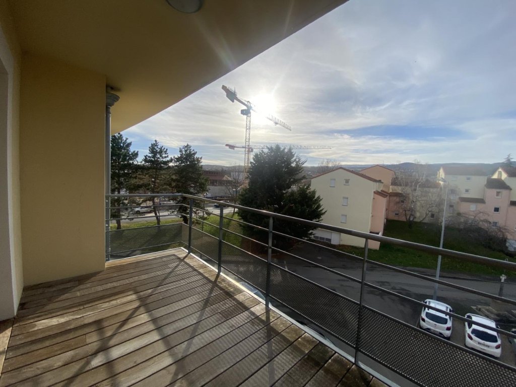 APPARTEMENT T2 A LOUER - MONTBRISON - 41.37 m2 - 615 &euro; charges comprises par mois