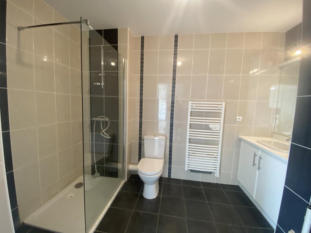 APPARTEMENT T2 A LOUER - MONTBRISON - 41.37 m2 - 615 &euro; charges comprises par mois
