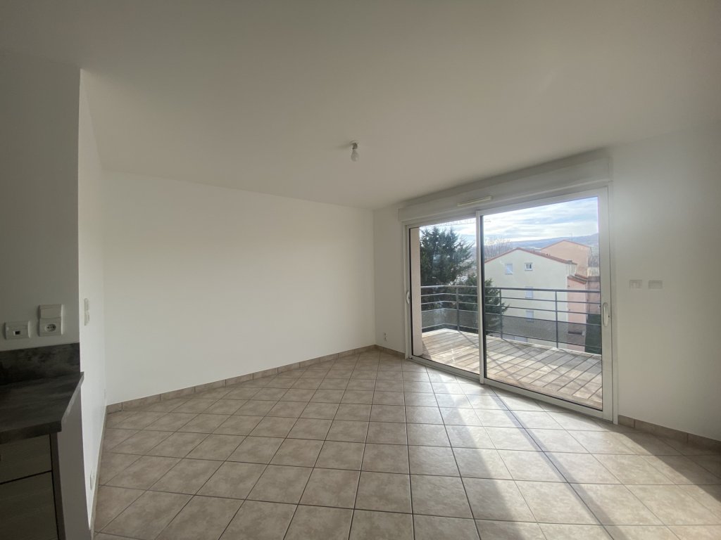 APPARTEMENT T2 A LOUER - MONTBRISON - 41.37 m2 - 615 &euro; charges comprises par mois