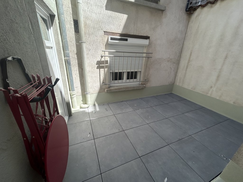 APPARTEMENT T2 A LOUER - MONTBRISON - 43.1 m2 - 666 &euro; charges comprises par mois