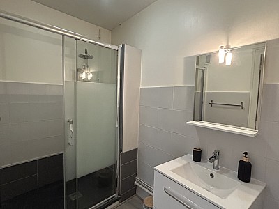 APPARTEMENT T2 A LOUER - MONTBRISON - 51.1 m2 - 615 &euro; charges comprises par mois
