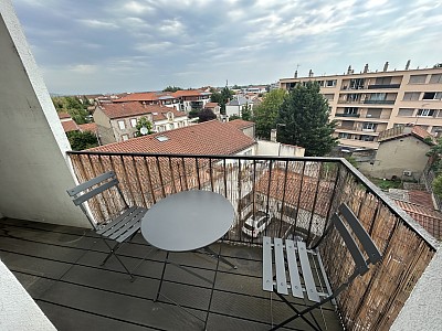 APPARTEMENT T2 A LOUER - MONTBRISON - 51.1 m2 - 615 &euro; charges comprises par mois