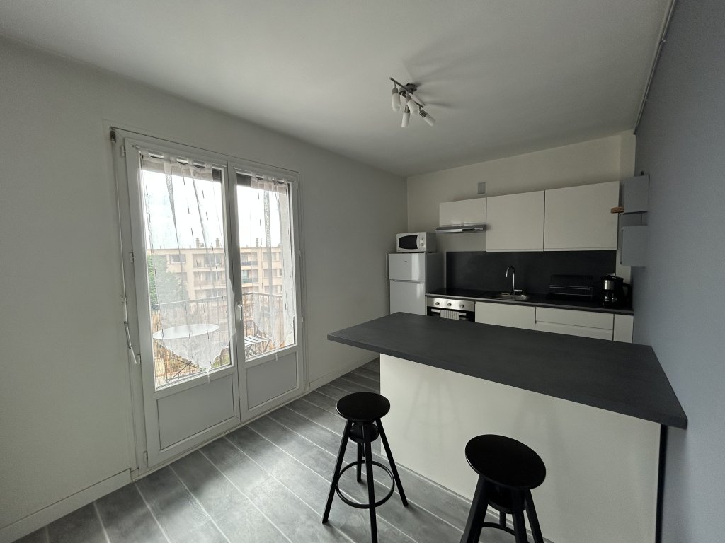 APPARTEMENT T2 A LOUER - MONTBRISON - 51.1 m2 - 615 &euro; charges comprises par mois