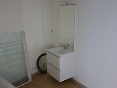APPARTEMENT T2 A LOUER - MONTBRISON - 58.7 m2 - 489 &euro; charges comprises par mois