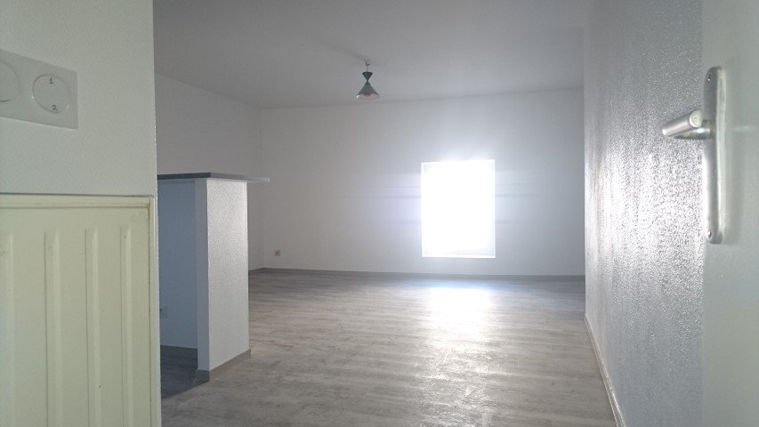APPARTEMENT T2 A LOUER - MONTBRISON - 58.7 m2 - 489 &euro; charges comprises par mois