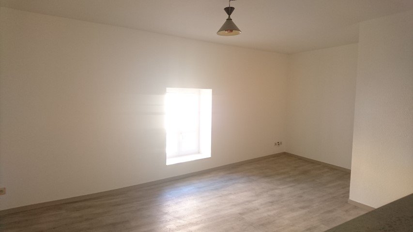 APPARTEMENT T2 A LOUER - MONTBRISON - 58.7 m2 - 489 &euro; charges comprises par mois