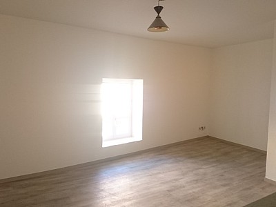 APPARTEMENT T2 A LOUER - MONTBRISON - 58.7 m2 - 489 &euro; charges comprises par mois