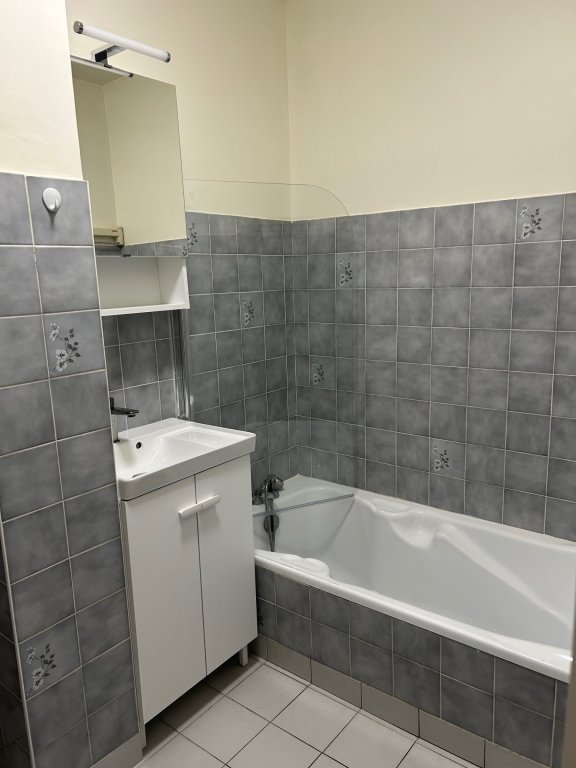APPARTEMENT T2 A LOUER - MONTBRISON - 34.81 m2 - 397 &euro; charges comprises par mois