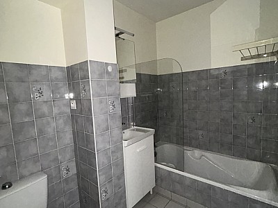APPARTEMENT T2 A LOUER - MONTBRISON - 34.81 m2 - 397 € charges comprises par mois
