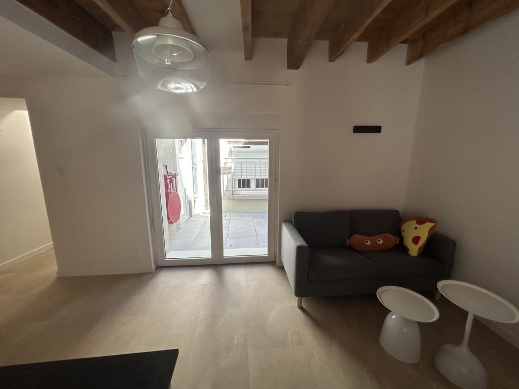 APPARTEMENT T2 A LOUER - MONTBRISON - 43.1 m2 - 616 &euro; charges comprises par mois