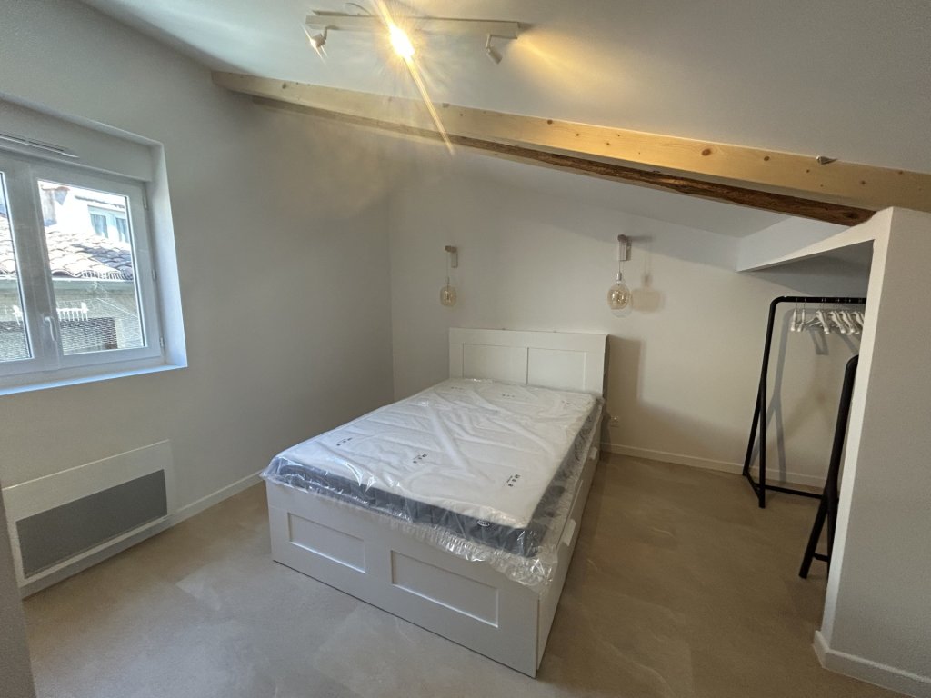 APPARTEMENT T2 A LOUER - MONTBRISON - 43.1 m2 - 616 &euro; charges comprises par mois