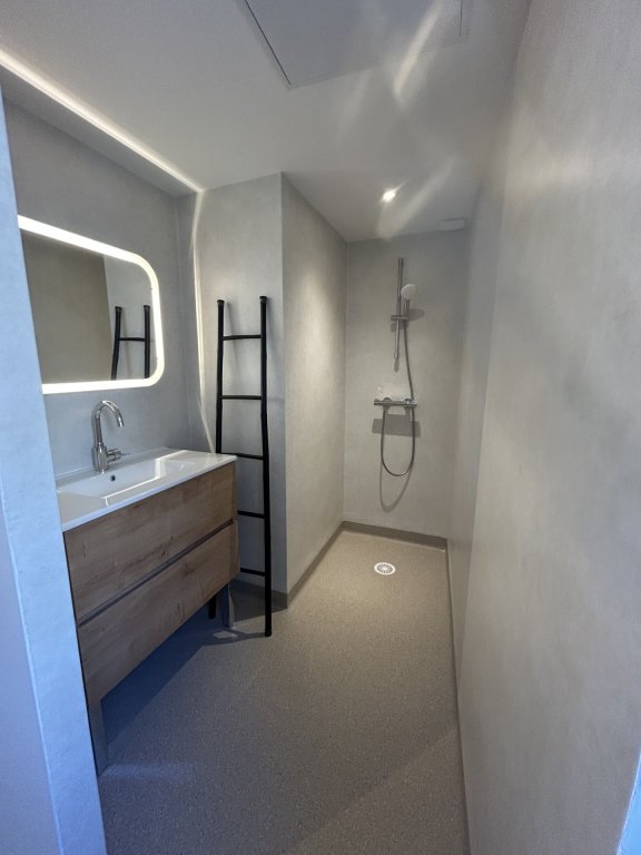 APPARTEMENT T2 A LOUER - MONTBRISON - 43.1 m2 - 616 &euro; charges comprises par mois