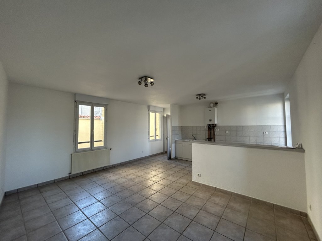 APPARTEMENT T2 A LOUER - MONTBRISON - 52.88 m2 - 480 &euro; charges comprises par mois
