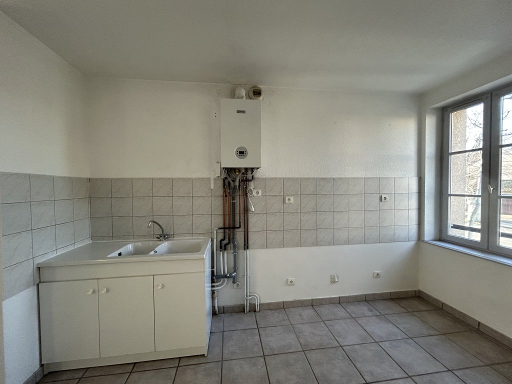 APPARTEMENT T2 A LOUER - MONTBRISON - 52.88 m2 - 480 &euro; charges comprises par mois