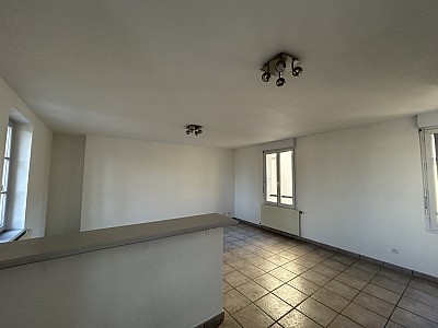 APPARTEMENT T2 A LOUER - MONTBRISON - 52.88 m2 - 480 € charges comprises par mois