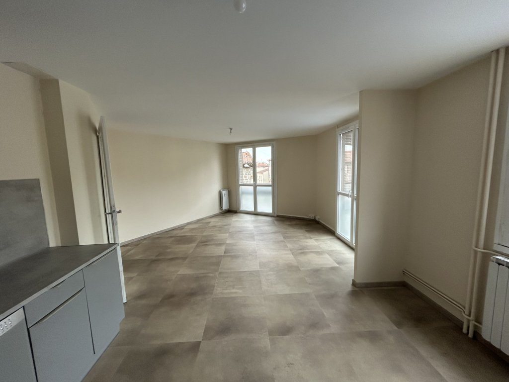 APPARTEMENT T2 A LOUER - MONTBRISON - 51 m2 - 590 &euro; charges comprises par mois