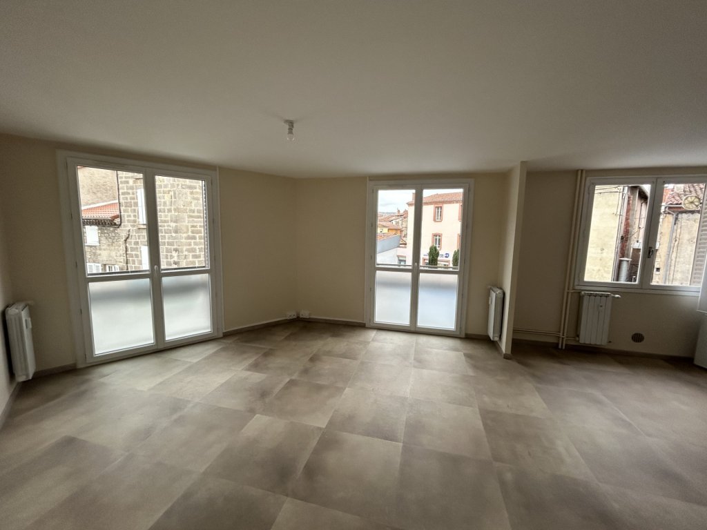 APPARTEMENT T2 A LOUER - MONTBRISON - 51 m2 - 590 &euro; charges comprises par mois