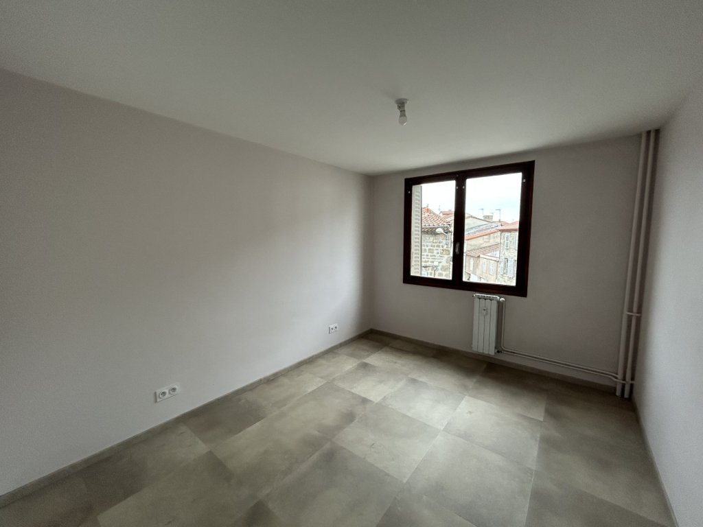 APPARTEMENT T2 A LOUER - MONTBRISON - 51 m2 - 590 &euro; charges comprises par mois