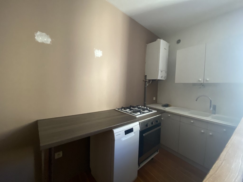 APPARTEMENT T2 A LOUER - MONTBRISON - 48.34 m2 - 440 &euro; charges comprises par mois