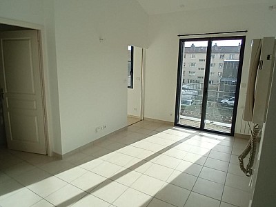APPARTEMENT T2 A LOUER - MONTBRISON - 27.75 m2 - 370 € charges comprises par mois