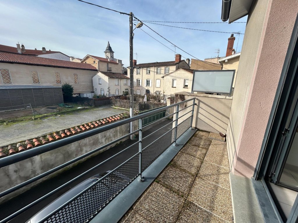 APPARTEMENT T2 A LOUER - MONTBRISON - 27.75 m2 - 370 &euro; charges comprises par mois