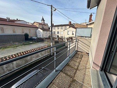 APPARTEMENT T2 A LOUER - MONTBRISON - 27.75 m2 - 370 € charges comprises par mois
