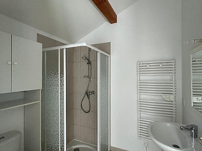 APPARTEMENT T2 A LOUER - MONTBRISON - 27.75 m2 - 370 € charges comprises par mois