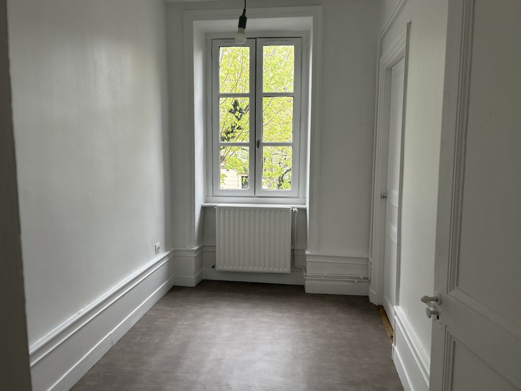 APPARTEMENT T2 A LOUER - MONTBRISON - 51.64 m2 - 298 &euro; charges comprises par mois