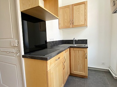 APPARTEMENT T2 A LOUER - MONTBRISON - 48.3 m2 - 425 € charges comprises par mois