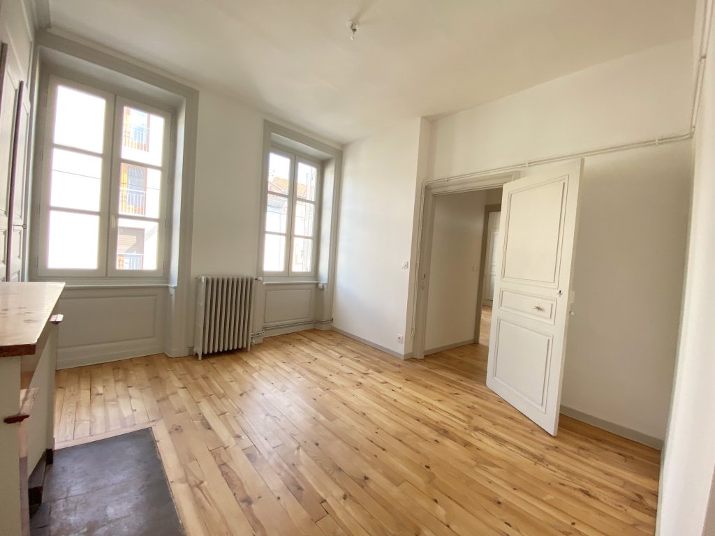 APPARTEMENT T2 A LOUER - MONTBRISON - 48.3 m2 - 425 &euro; charges comprises par mois