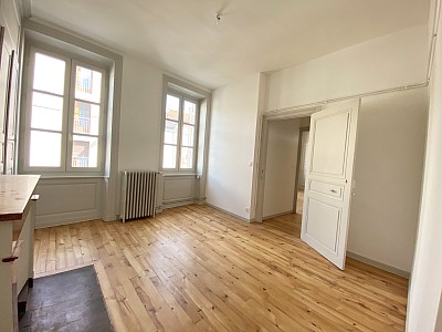APPARTEMENT T2 A LOUER - MONTBRISON - 48.3 m2 - 425 € charges comprises par mois